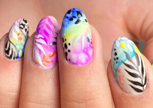 летен маникюр с цветя 2 - academy.kodiprofessional.bg